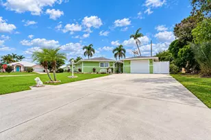 1525 SE Holiday Rd, Port Saint Lucie, FL 34952 - Photo 9