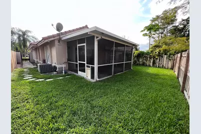 1596 Hawthorne Place, Wellington, FL 33414 - Photo 23