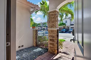 21952 SW 93rd Pl, Cutler Bay, FL 33190 - Photo 3