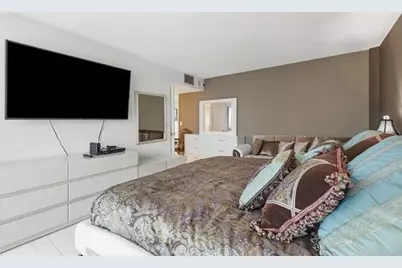 2400 Presidential Way #301, West Palm Beach, FL 33401 - Photo 19