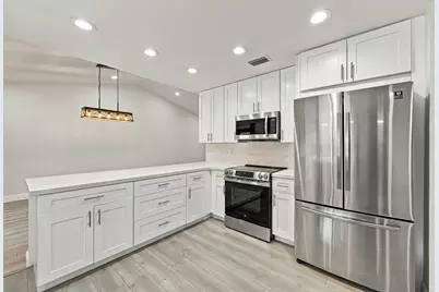 9255 NW 18th Street, Plantation, FL 33322 - Photo 15