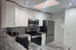 3801 Waterview Cir, Palm Springs, FL 33461 - Photo 13