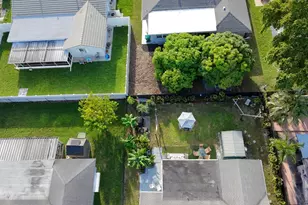8201 NW 103rd Ave, Tamarac, FL 33321 - Photo 15