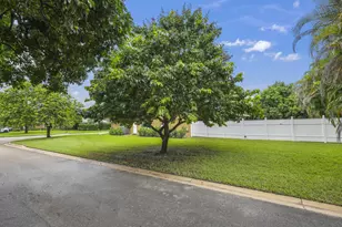 992 NW 83rd Dr, Coral Springs, FL 33071 - Photo 3