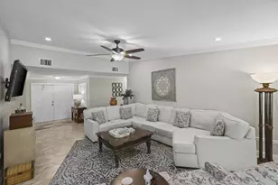 992 NW 83rd Dr, Coral Springs, FL 33071 - Photo 9