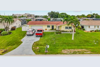 4835 Triton Court W, Cape Coral, FL 33904 - Photo 13