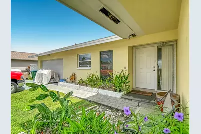 4835 Triton Court W, Cape Coral, FL 33904 - Photo 7