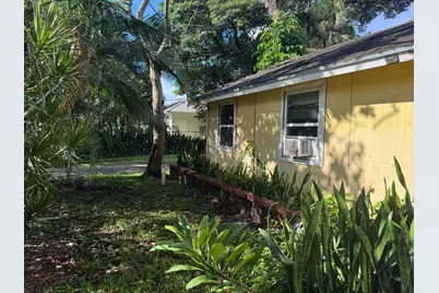 8975 Burma Road, West Palm Beach, FL 33403 - Photo 9