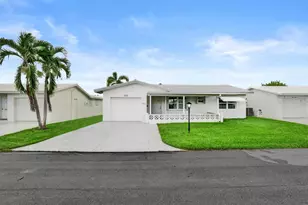 1013 SW 15th St, Boynton Beach, FL 33426 - Photo 1
