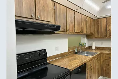 5220 Las Verdes Circle #101, Delray Beach, FL 33484 - Photo 9