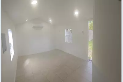 1133 NE 15th Avenue #17, Fort Lauderdale, FL 33304 - Photo 9