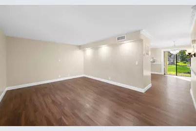 32 Wimbledon Lakes Drive #221, Plantation, FL 33324 - Photo 7