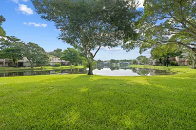 32 Wimbledon Lakes Drive #221, Plantation, FL 33324 - Photo 23
