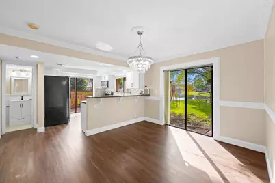 32 Wimbledon Lakes Drive #221, Plantation, FL 33324 - Photo 5
