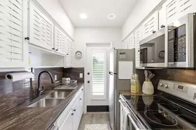 3232 Canal Drive #14, Pompano Beach, FL 33062 - Photo 5