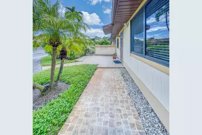 815 Andrew Redding Road #302, Lantana, FL 33462 - Photo 11