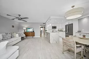 364 Wellington J, West Palm Beach, FL 33417 - Photo 5