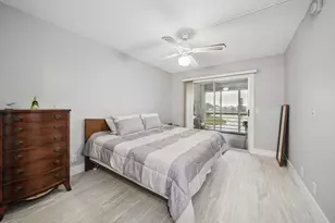 364 Wellington J, West Palm Beach, FL 33417 - Photo 11