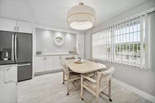 364 Wellington J, West Palm Beach, FL 33417 - Photo 3