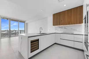 1400 Biscayne Blvd, Miami, FL 33132 - Photo 7