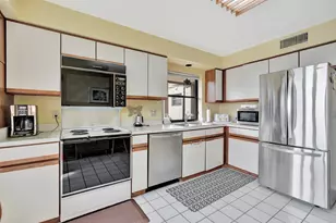 16913 Waterbend Dr, Jupiter, FL 33477 - Photo 9