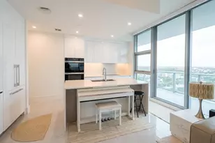220 Lake Shore Dr, West Palm Beach, FL 33403 - Photo 3