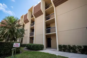 5390 Woodland Lakes Dr, Palm Beach Gardens, FL 33418 - Photo 1