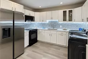 1034 Manor Dr, Palm Springs, FL 33461 - Photo 11