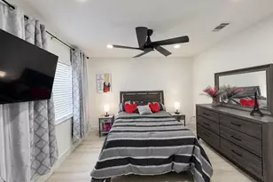 1034 Manor Dr, Palm Springs, FL 33461 - Photo 13