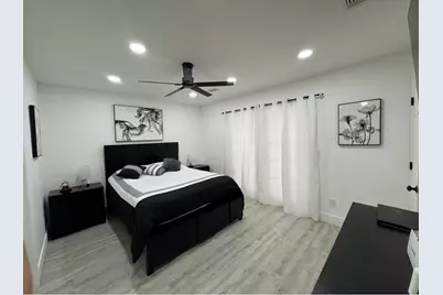 1034 Manor Drive, Palm Springs, FL 33461 - Photo 15