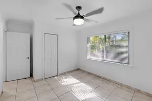 242 W 19th St, Hialeah, FL 33010 - Photo 7