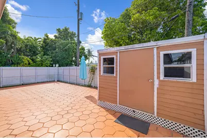 242 W 19th Street, Hialeah, FL 33010 - Photo 19