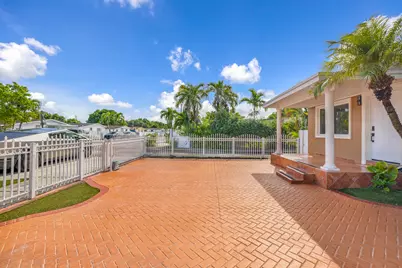 242 W 19th Street, Hialeah, FL 33010 - Photo 21