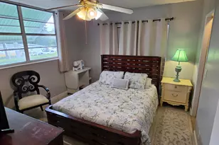 1040 SE 4th Ave, Deerfield Beach, FL 33441 - Photo 15