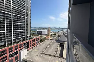 121 NE 5th St, Miami, FL 33132 - Photo 43