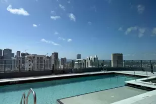 121 NE 5th St, Miami, FL 33132 - Photo 15