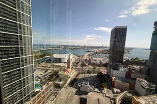 121 NE 5th St, Miami, FL 33132 - Photo 5