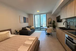 121 NE 5th St, Miami, FL 33132 - Photo 3