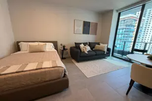121 NE 5th St, Miami, FL 33132 - Photo 1