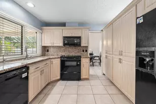 10975 NW 19th St, Coral Springs, FL 33071 - Photo 7