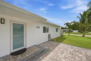4999 SW 6th St, Margate, FL 33068 - Photo 13