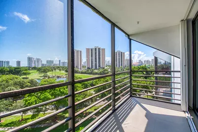 20400 W Country Club Drive #809, Aventura, FL 33180 - Photo 7