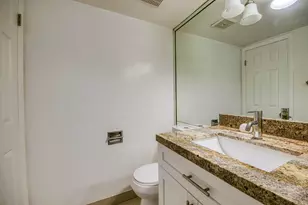 20400 W Country Club Dr, Aventura, FL 33180 - Photo 11