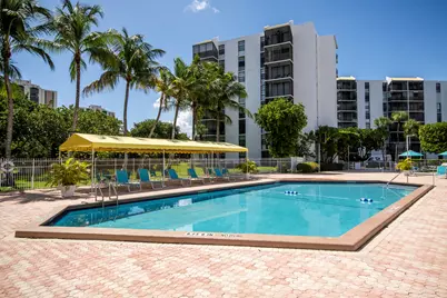 20400 W Country Club Drive #809, Aventura, FL 33180 - Photo 15
