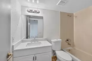 117 Lake Emerald Dr, Oakland Park, FL 33309 - Photo 19