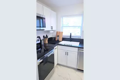 319 Lake Frances Drive, West Palm Beach, FL 33411 - Photo 11