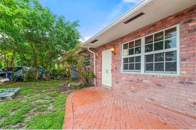 117 SW 4th Avenue, Hallandale Beach, FL 33009 - Photo 3