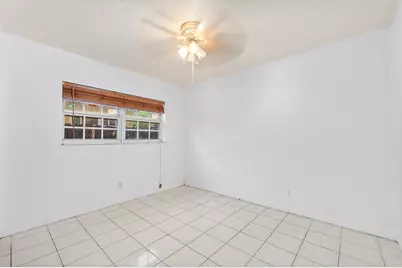 117 SW 4th Avenue, Hallandale Beach, FL 33009 - Photo 15