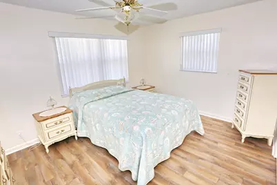 1015 SW 16th Street, Boynton Beach, FL 33426 - Photo 21