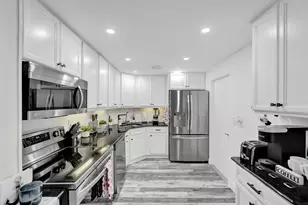 1930 NE 2nd Ave, Wilton Manors, FL 33305 - Photo 7